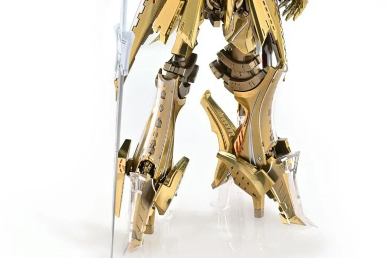 The Five Star Stories Imperial Knight (Magna Palace The Knight of Gold) 1/144 Scale Model Kit - Image 13