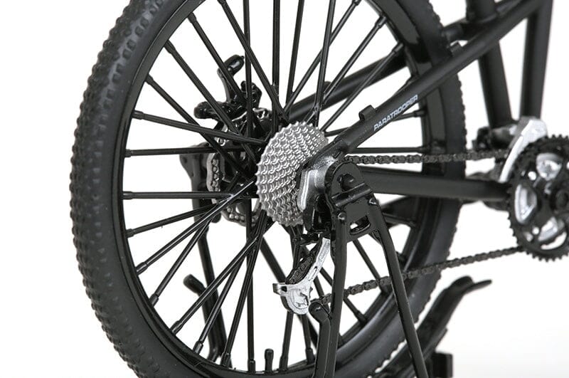 TomyTec Little Armory 1/12 LM004 Montague Paratrooper Pro Folding MTB Bike - Image 16