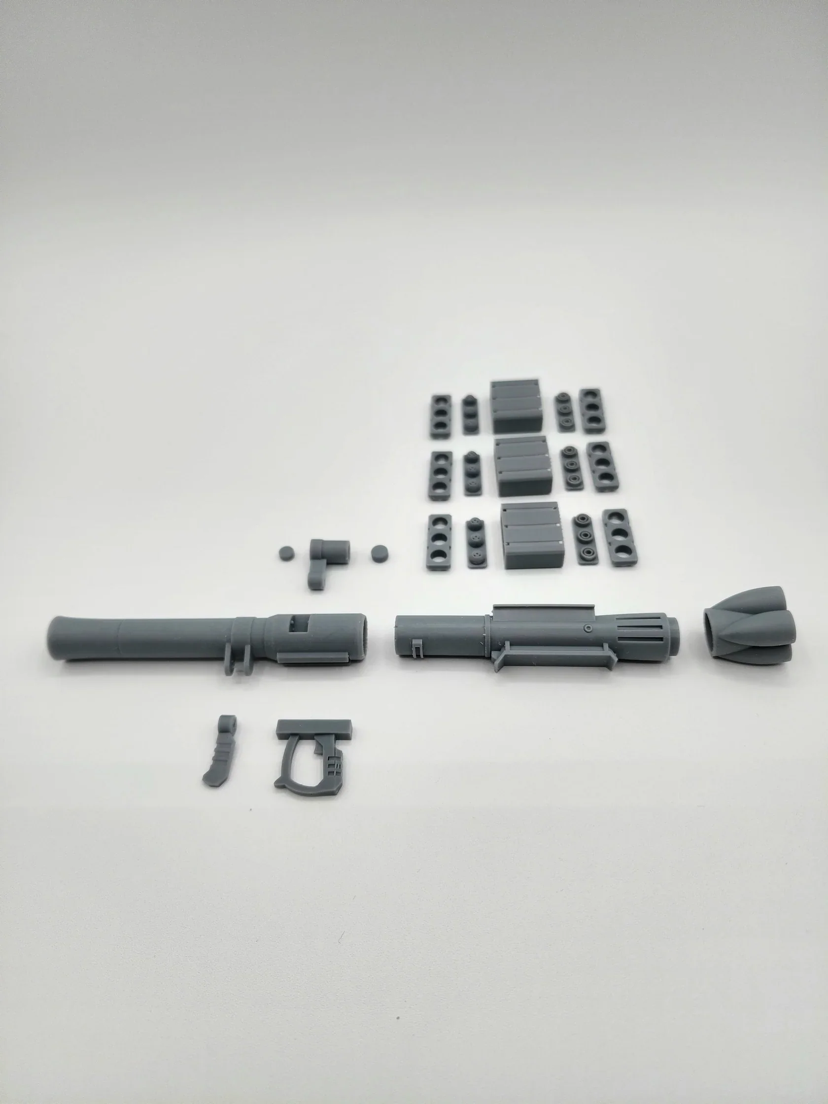 Project V Hobby Type A2 Zaku Bazooka 1/100 Resin Weapon Kit - Image 4