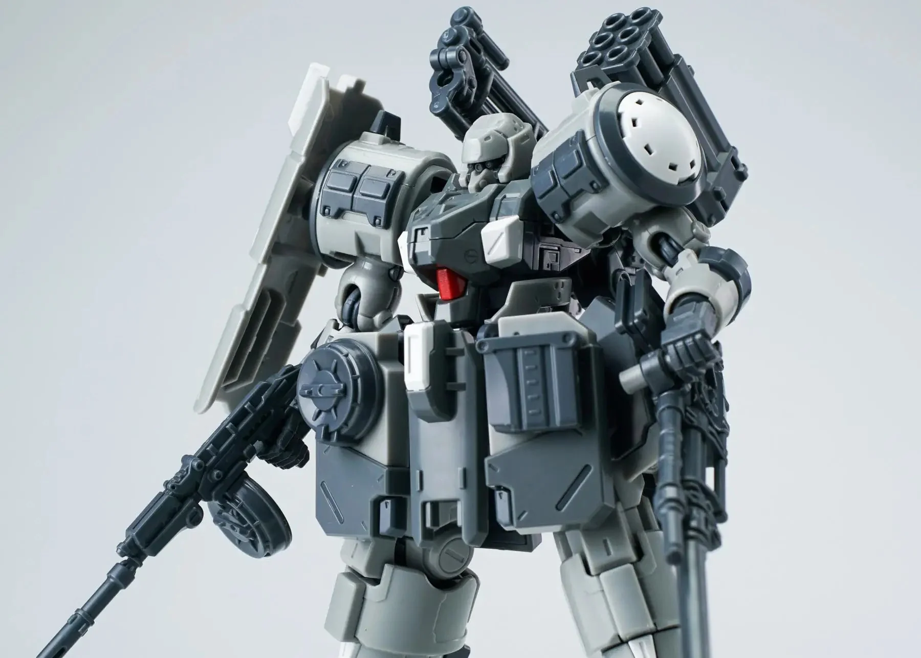Ultra Action Trooper Artillery Type Zarov (Gray) 1/144 Scale Model Kit