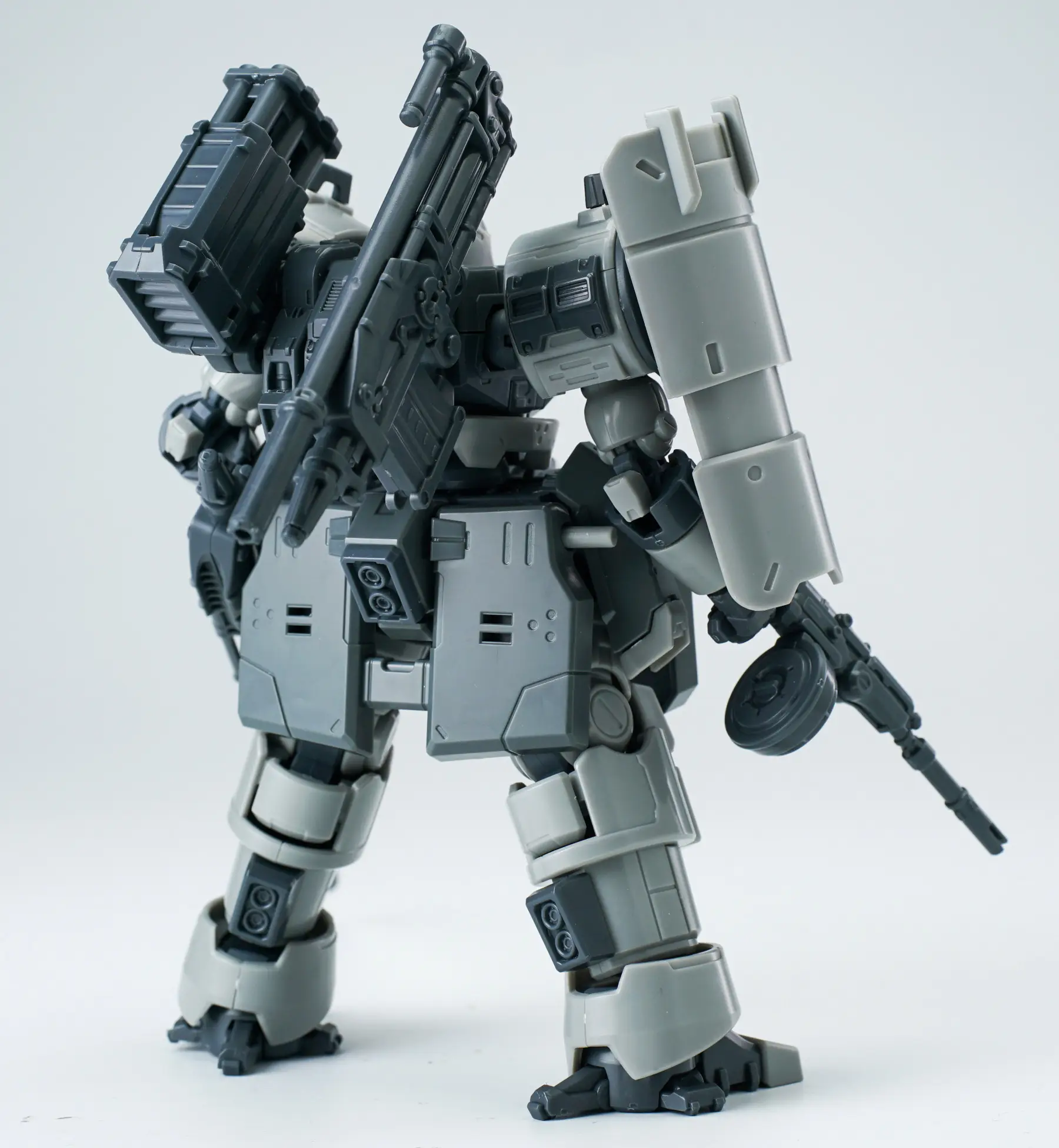 Ultra Action Trooper Artillery Type Zarov (Gray) 1/144 Scale Model Kit - Image 3