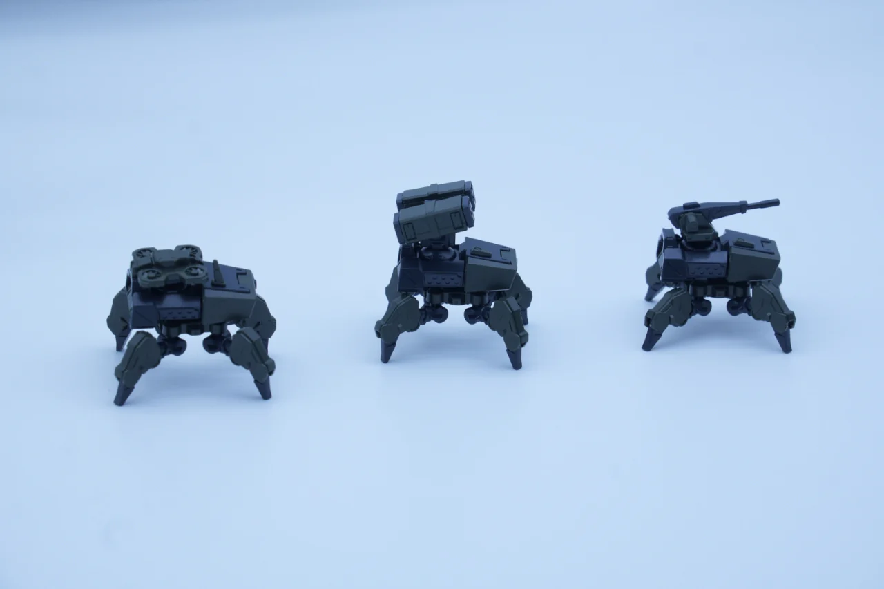 Ultra Action Trooper Series Lycosidae Squad Plastic 1/144 Scale Model Kit (Metallic) (Set of 3) - Image 2