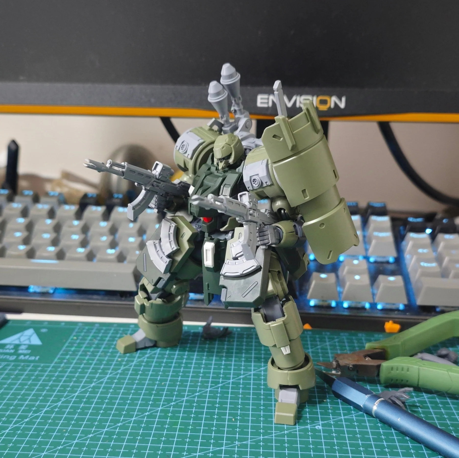 Ultra Action Trooper Series ZA-08 Zarov M1 (Jungle Green Ver.) 1/144 Model Kit - Image 3
