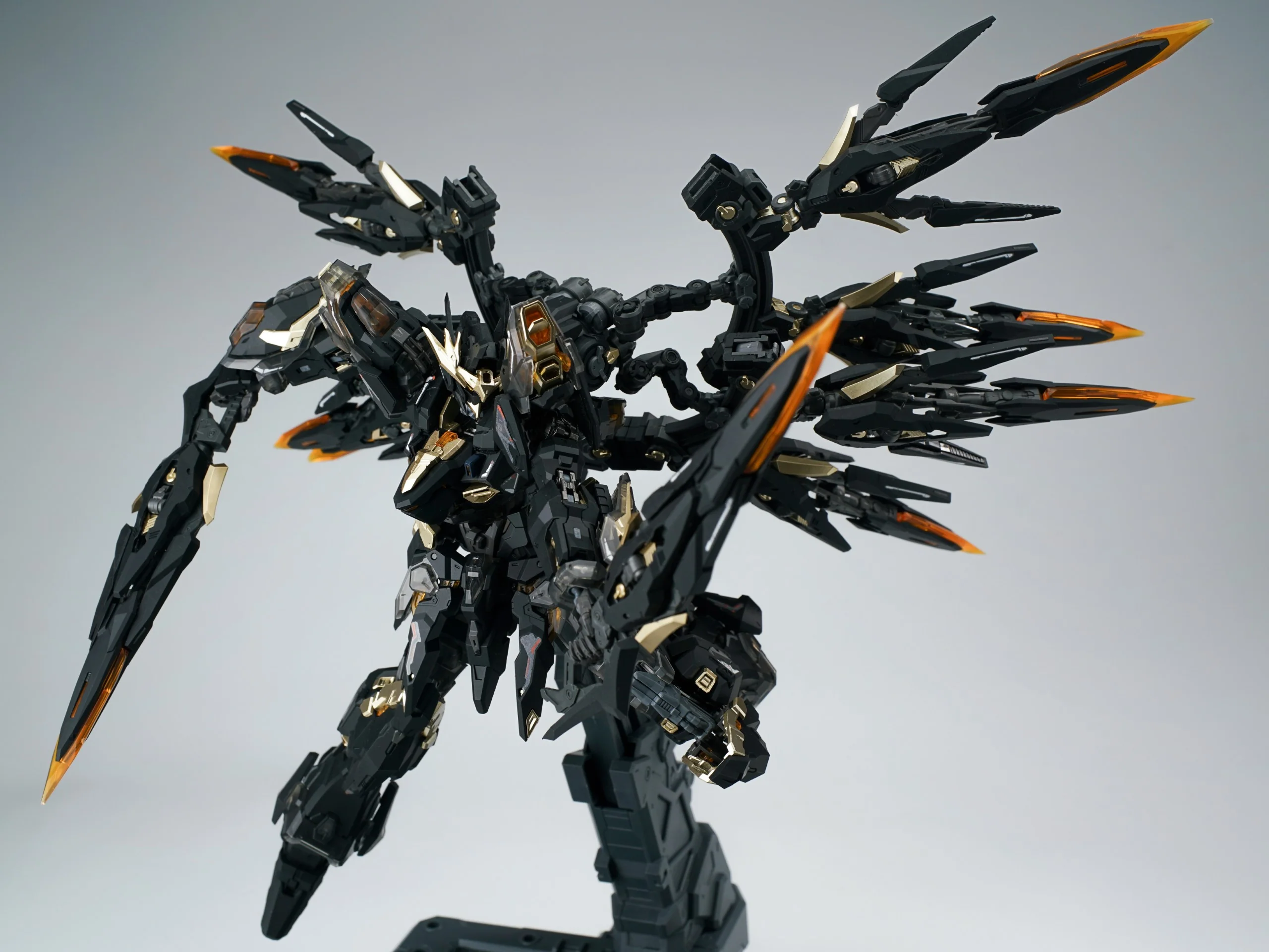 Vientiane Fusion Apocalypse (Black) 1/100 Scale Model Kit - Image 11