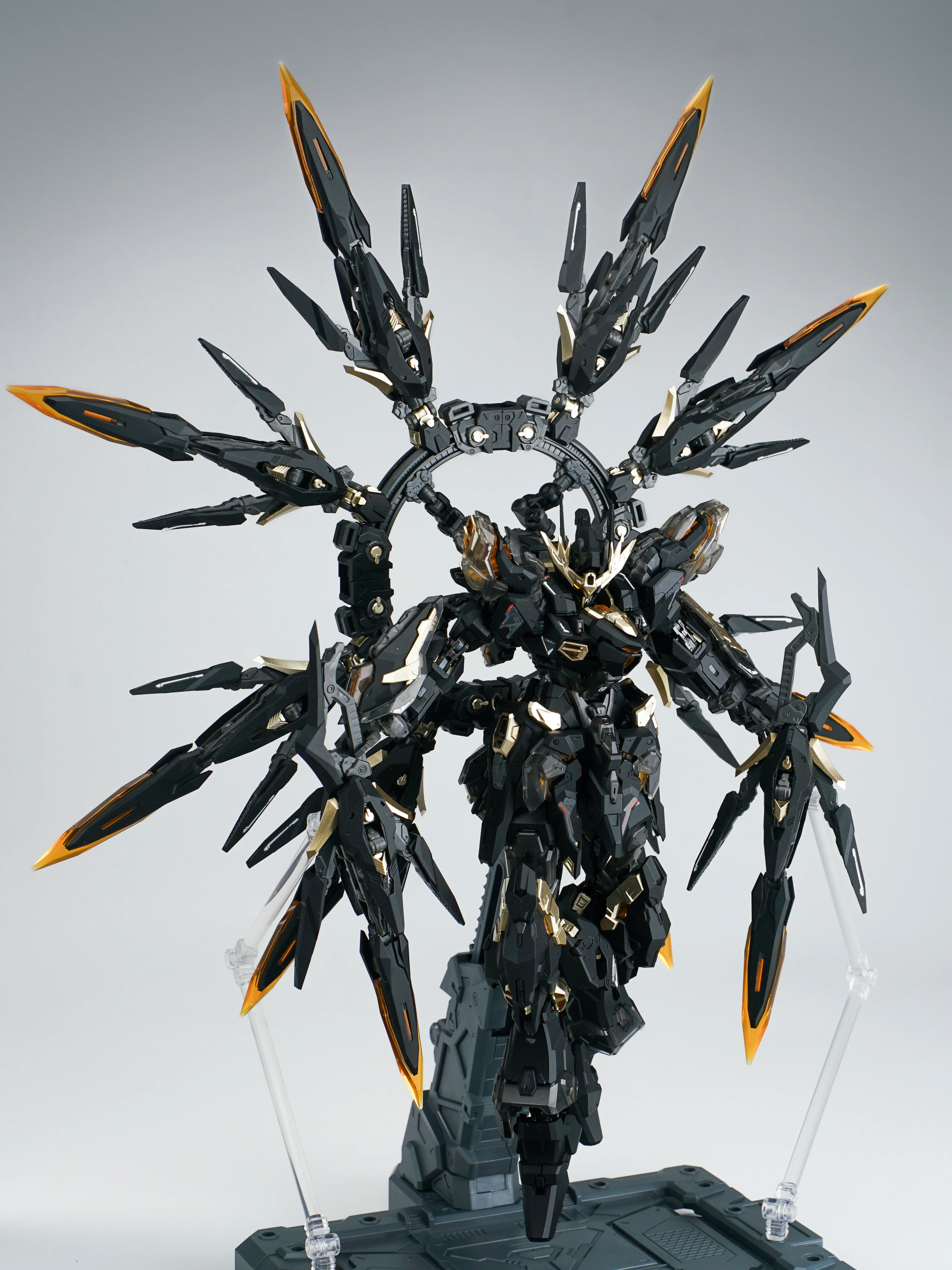 Vientiane Fusion Apocalypse (Black) 1/100 Scale Model Kit - Image 4