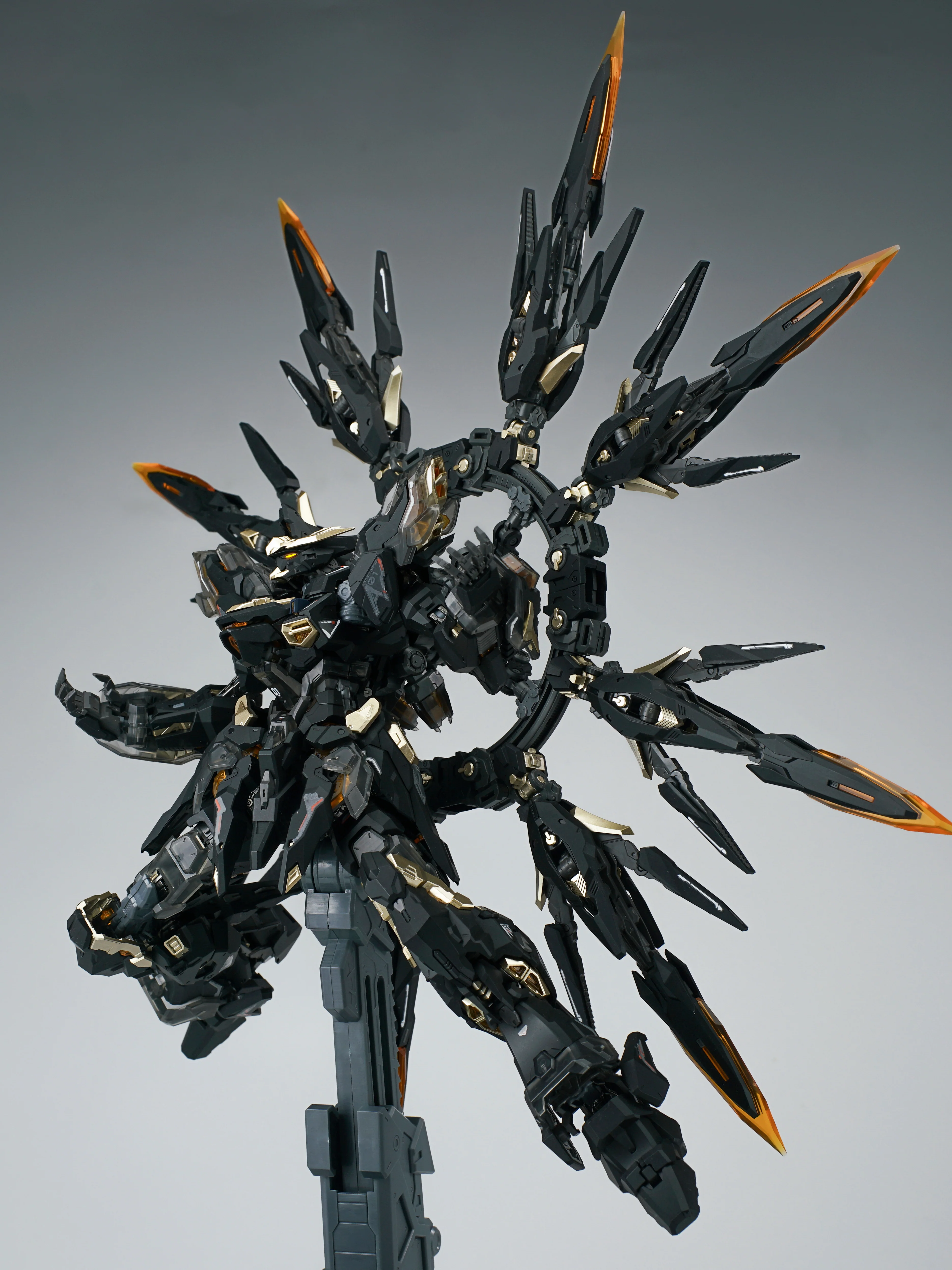 Vientiane Fusion Apocalypse (Black) 1/100 Scale Model Kit - Image 6