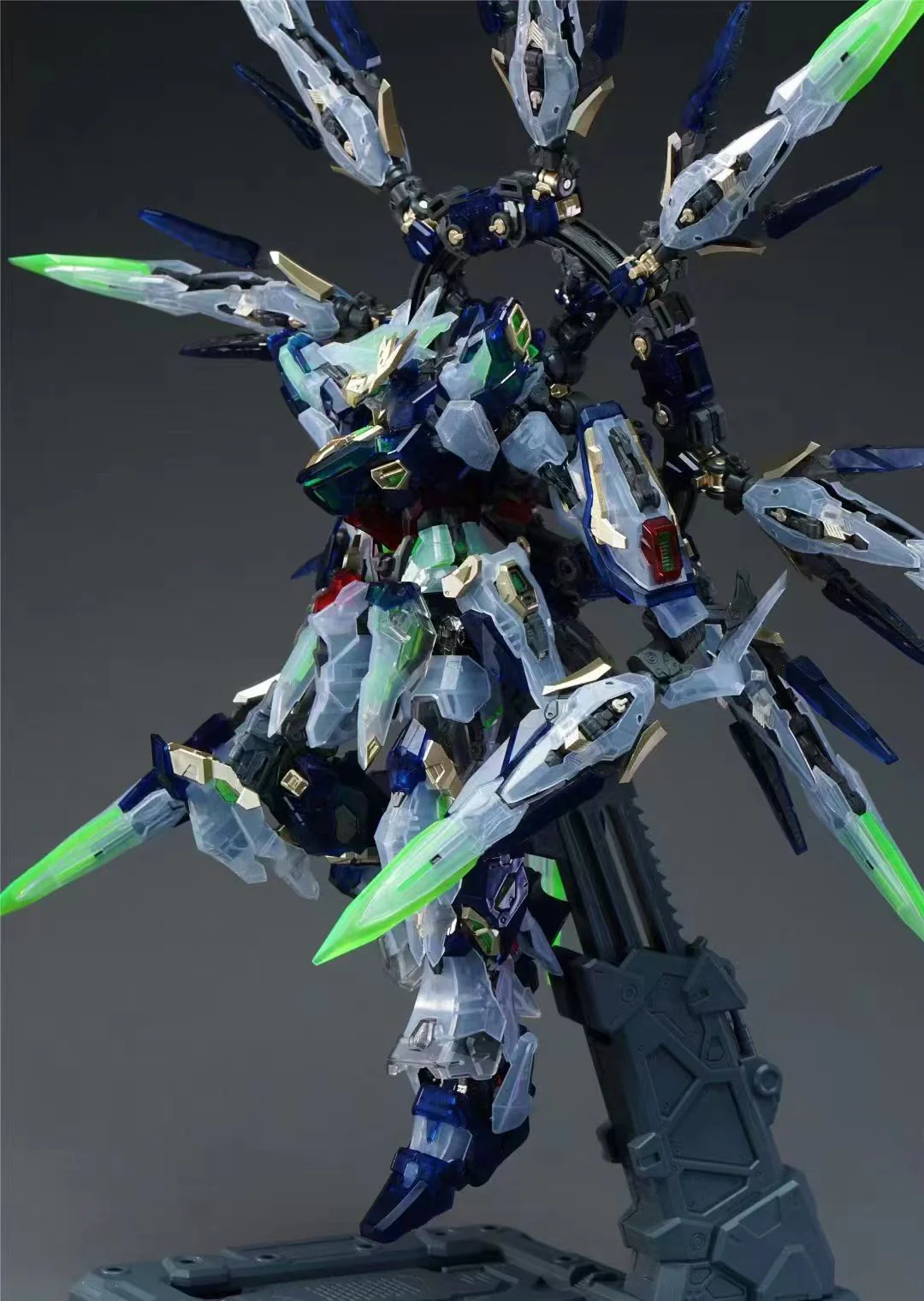 Wanxiangjubian Model 1/100 MG Tactical Machine Apocalypse Clear Limited Model Kit - Image 2