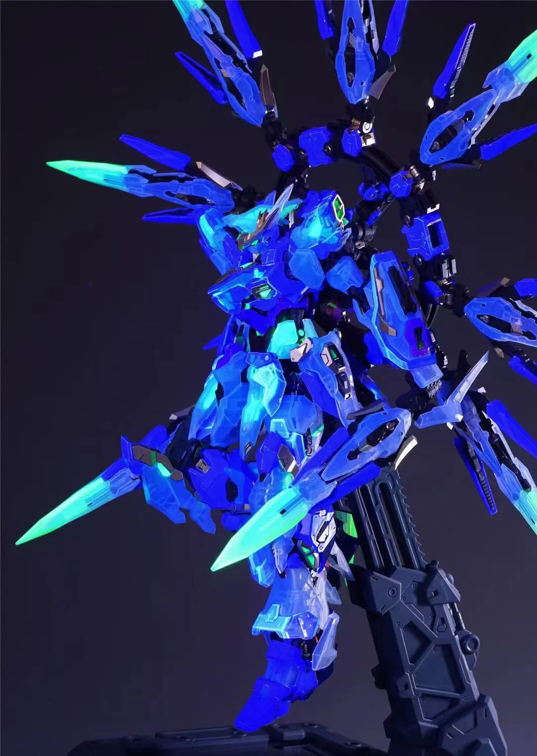 Wanxiangjubian Model 1/100 MG Tactical Machine Apocalypse Clear Limited Model Kit - Image 3