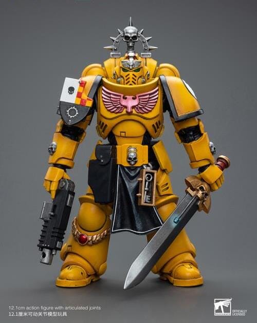 Warhammer 40k Imperial Fists Lieutenant with Power Sword 1/18 Scale Figure - Image 3