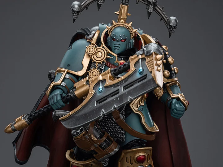 Warhammer 40k Sons of Horus Legion Praetor with Power Axe 1/18 Scale Figure