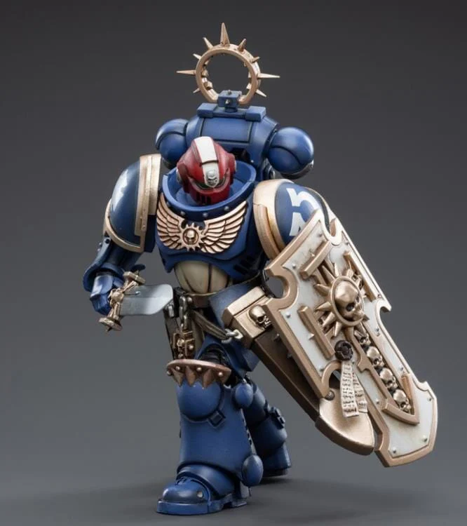 Warhammer 40K Ultramarines Bladeguard Veterans 1/18 Scale Figure - Image 5