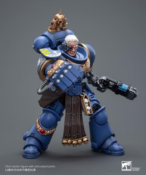 Warhammer 40k Ultramarines Lieutenant with Power Fist 1/18 Scale Figure - Image 5