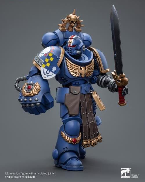 Warhammer 40k Ultramarines Lieutenant with Power Fist 1/18 Scale Figure - Image 7