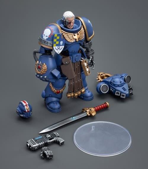 Warhammer 40k Ultramarines Lieutenant with Power Fist 1/18 Scale Figure - Image 9