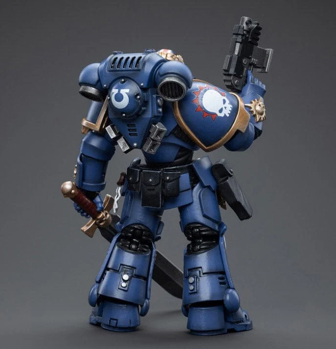 Warhammer 40K Ultramarines Primaris Lieutenant Argaranthe 1/18 Scale Action Figure (Reissue) - Image 4