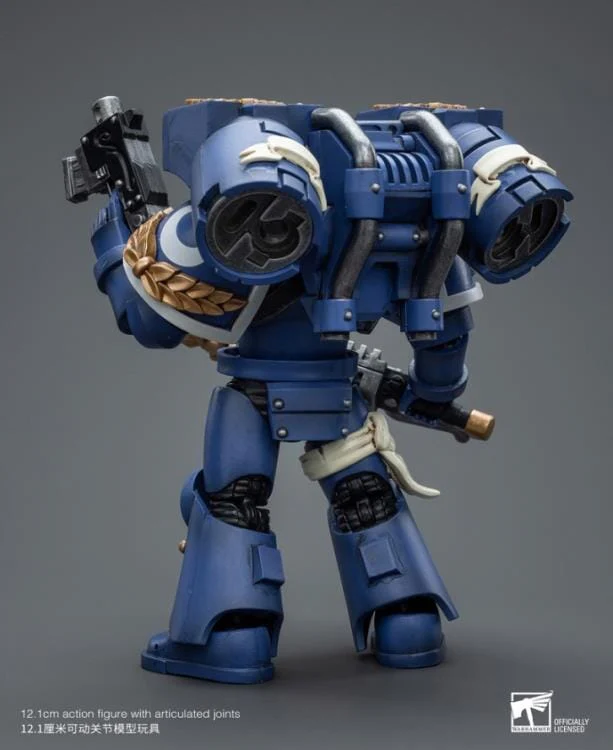 Warhammer 40k Ultramarines Vanguard Veteran with Chainsword & Bolt Pistol 1/18 Scale Figure - Image 3