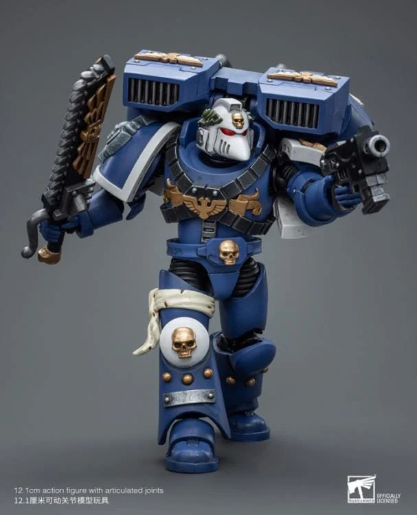 Warhammer 40k Ultramarines Vanguard Veteran with Chainsword & Bolt Pistol 1/18 Scale Figure - Image 6