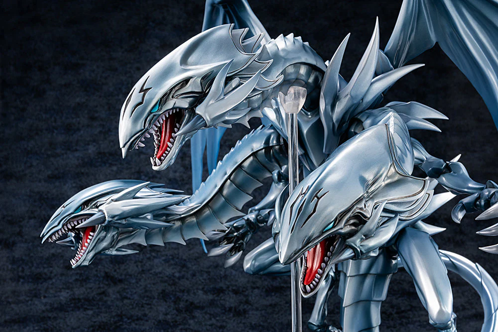 Yu-Gi-Oh! Duel Monsters Blue-Eyes Ultimate Dragon Exclusive Figure - Image 11