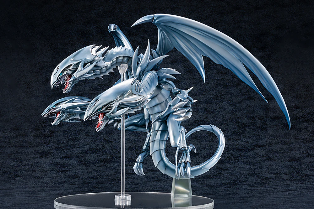 Yu-Gi-Oh! Duel Monsters Blue-Eyes Ultimate Dragon Exclusive Figure - Image 8