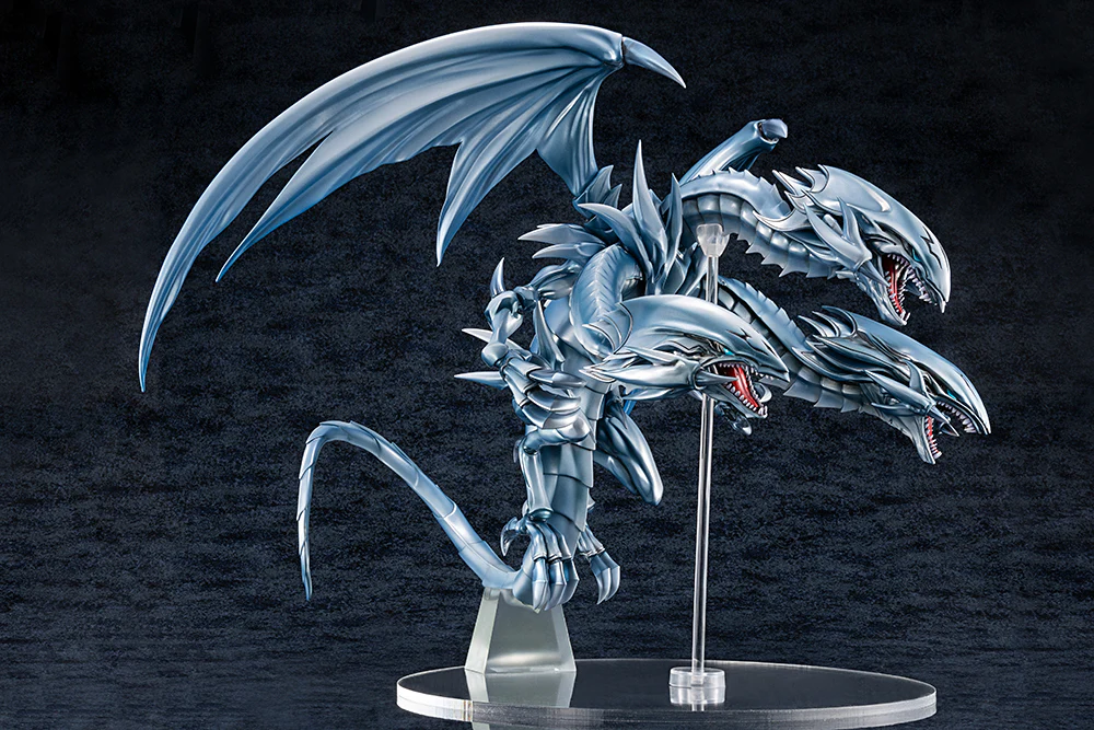 Yu-Gi-Oh! Duel Monsters Blue-Eyes Ultimate Dragon Exclusive Figure - Image 9