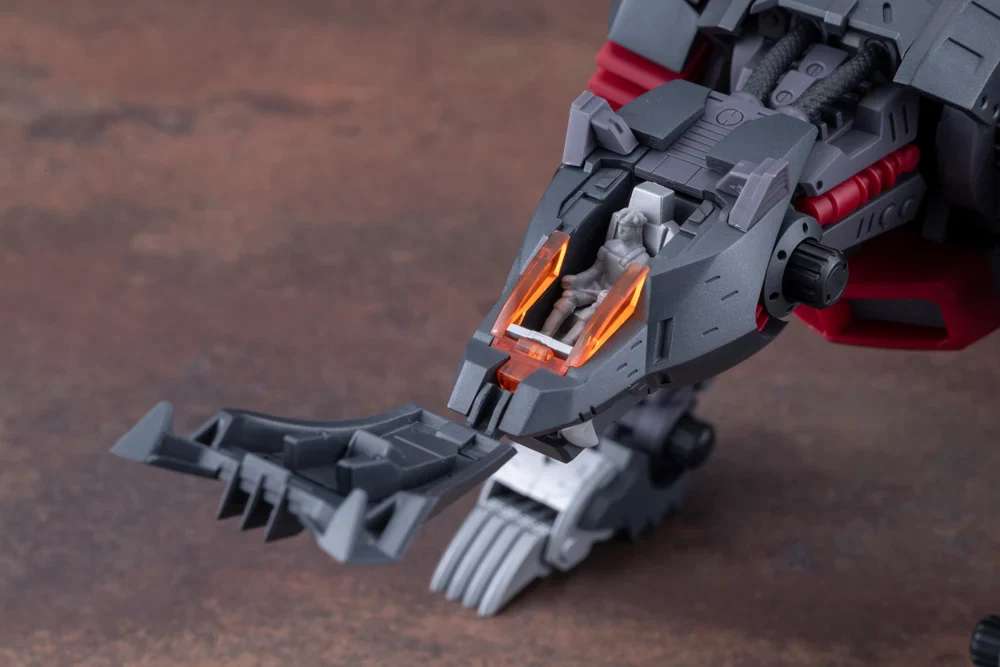 Zoids Chaotic Century Highend Master Model Lightning Saix (Irvine Special 2000 -Recolor-) 1/72 Scale Model Kit - Image 18