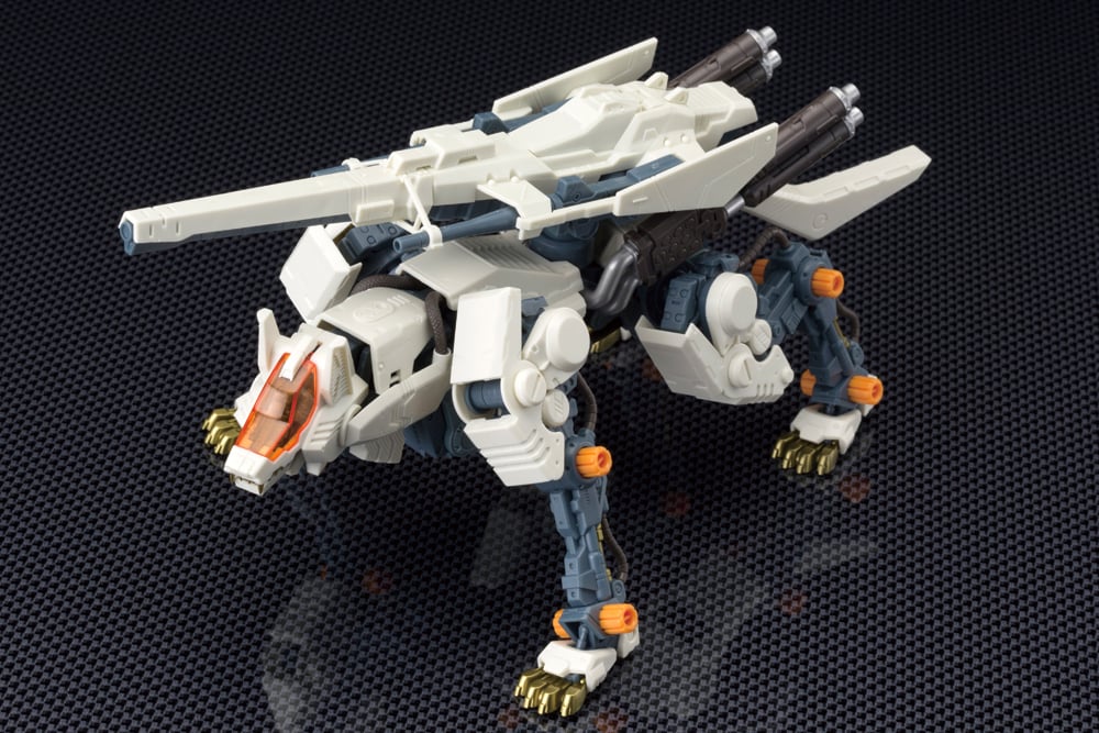 Zoids Highend Master Model RZ-009 Command Wolf AC & LC (Marking Plus Ver.) 1/72 Scale Model Kit - Image 7